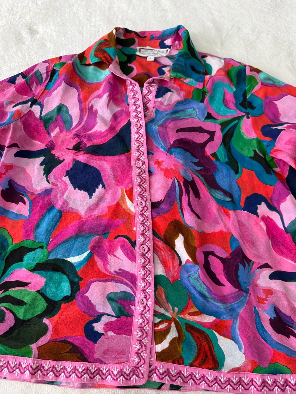Johnny Was silk button-up shirt features pink abstract floral print Size S D92